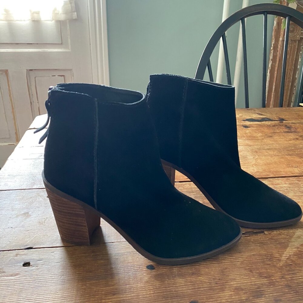 BP. Boot Sz 7M Short Black Suede Leather Women Petroleum Bootie